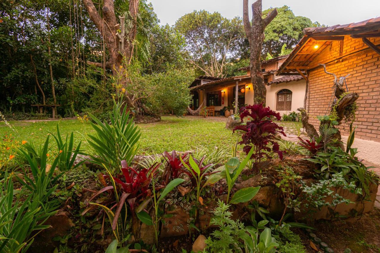 Quarto privativo sem suíte com cama de casal no Dormitório Caminho da Angélica Vale do Capão Exterior foto