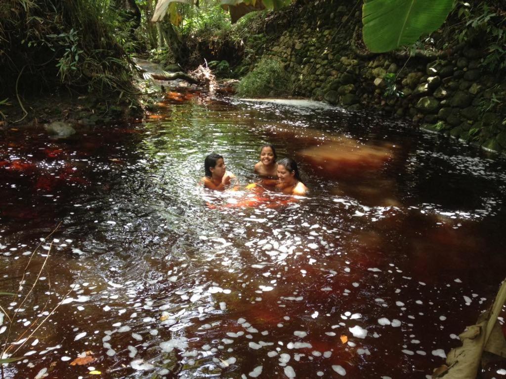 Quarto privativo sem suíte com cama de casal no Dormitório Caminho da Angélica Vale do Capão Exterior foto